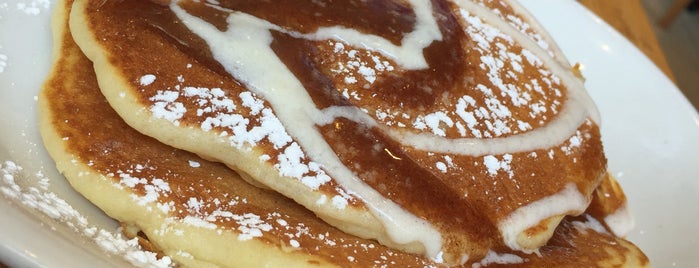 Wildberry Pancakes & Cafe is one of The 15 Best Places for Pancakes in Chicago.