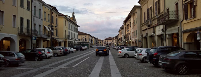 piazza vittorio emanuele is one of Varie.