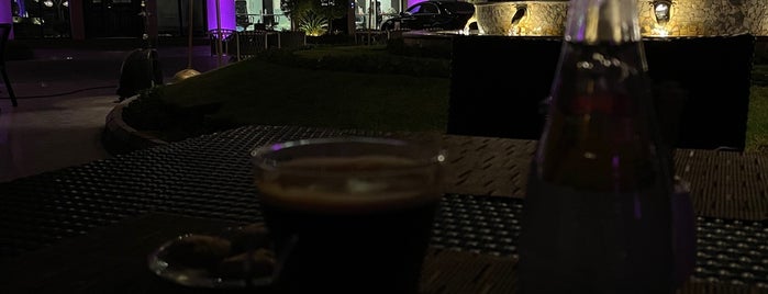 Tea Lounge Almashreq is one of كافيات بالرياض.