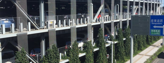 コクーン1 立体駐車場 is one of สถานที่ที่บันทึกไว้ของ papecco1126.