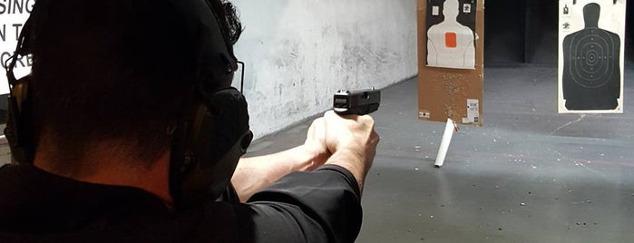 Bullseye Precision Indoor Shooting Range is one of ゴール.