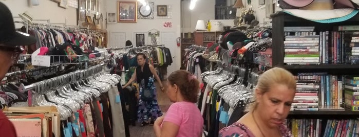 Sunnyside Thrift Shop is one of shopping/thrifting.