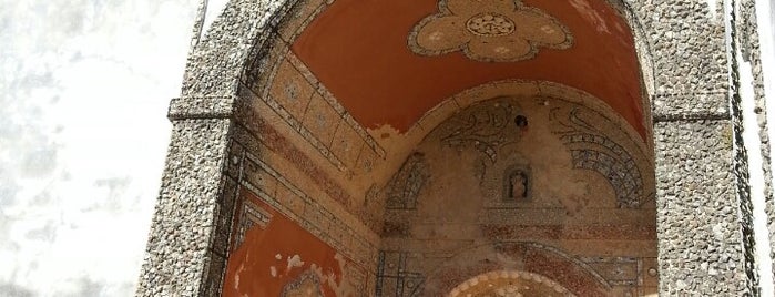 Fonte da samaritana do Convento da Arrábida is one of Lieux qui ont plu à Sofia.