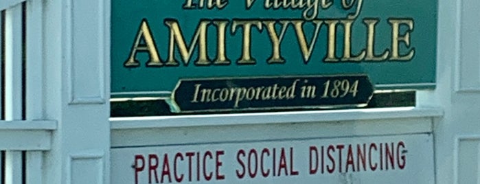 Amityville, NY is one of Alanさんのお気に入りスポット.