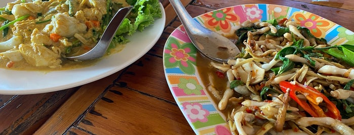 Kru Moo Seafood is one of Enjoy eating.