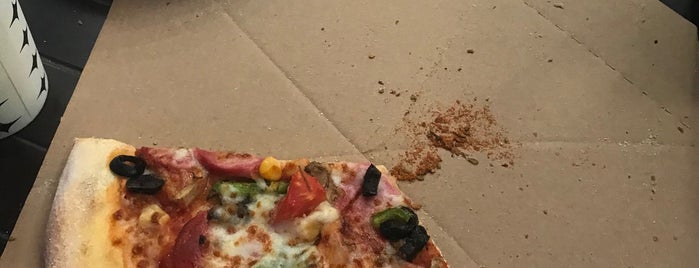 Domino's Pizza is one of Başak : понравившиеся места.