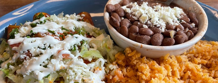 Alma's Mexican Kitchen is one of Tempat yang Disukai Gayla.