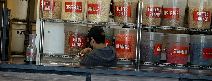 POParazzi's Gourmet Popcorn is one of Houston recommendation.