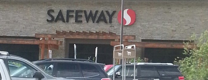 Safeway is one of Locais curtidos por Mara.
