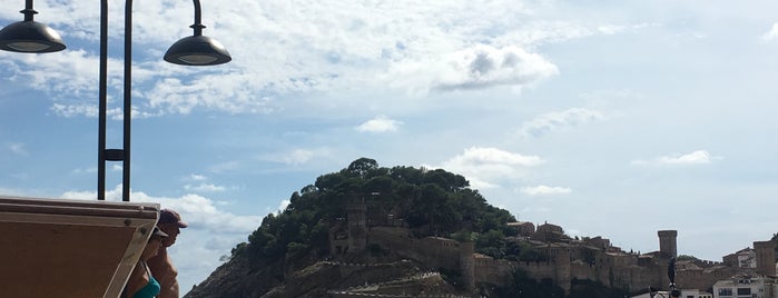 Tapas Del Mar is one of TOSSA DE MAR.