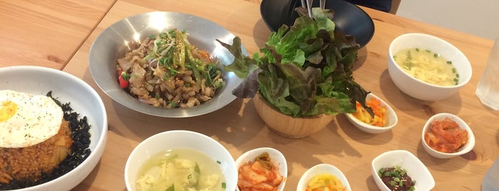 Annyeong is one of Foodtraveler_theworldさんの保存済みスポット.