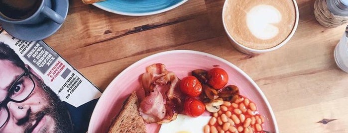Breakfast Club is one of Posti che sono piaciuti a Victoria.