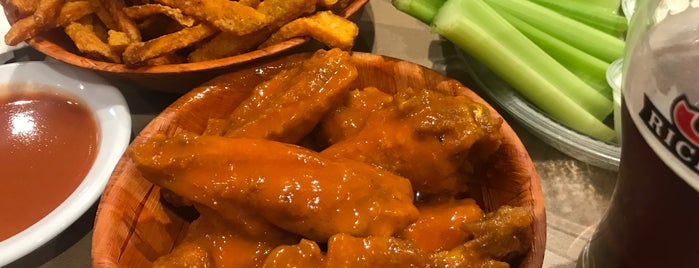 Duff's Famous Wings is one of Canada.
