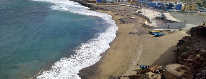 Playa El Burrero is one of Lugares de interés.