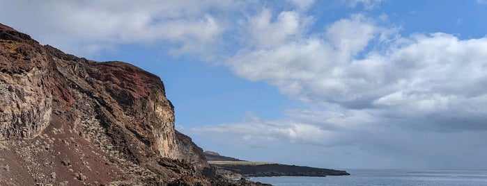 Tacorón is one of El hierro.