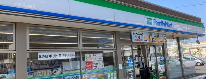 ファミリーマート 今宿三丁目店 is one of コンビニ5.