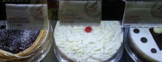Cheese Cake Factory is one of Tempat yang Disukai Syeira.