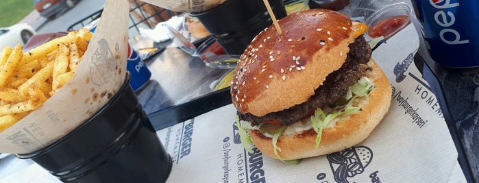 Bay Burger is one of S. : понравившиеся места.
