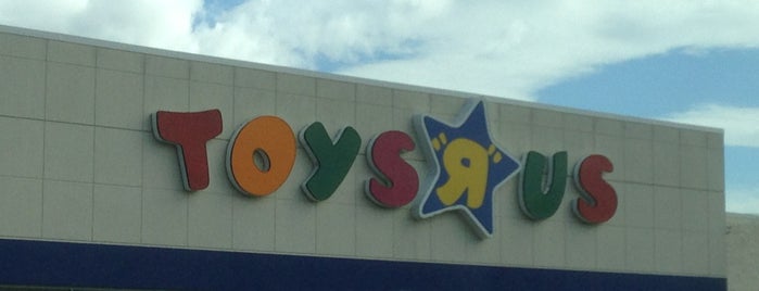 Toys"R"Us is one of Jordanさんのお気に入りスポット.