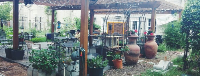 Garden Cafe is one of Coffee + Brunch.