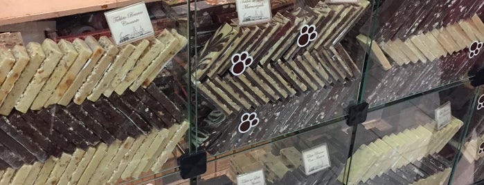 Chocolate Artesanal is one of Campos Do Jordao.