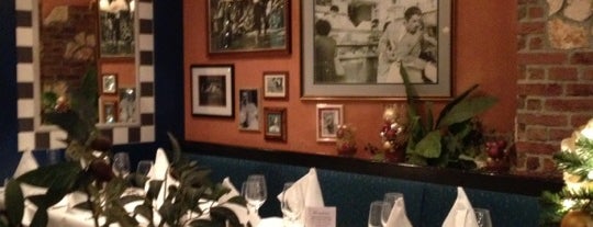 Restaurant Da Roberto is one of Posti che sono piaciuti a Todd.
