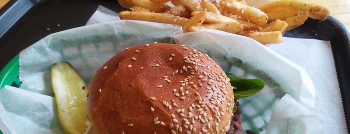 Tallgrass Burger is one of Tempat yang Disukai Luis.