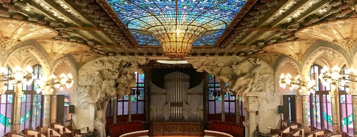 Palacio de la Música Catalana is one of Abroad: Spain 💃🏻.