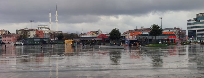 Çağlayan Meydanı is one of Tempat yang Disukai Bulent.