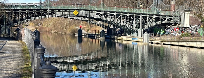 Lichtensteinbrücke is one of Bridges of Berlin.