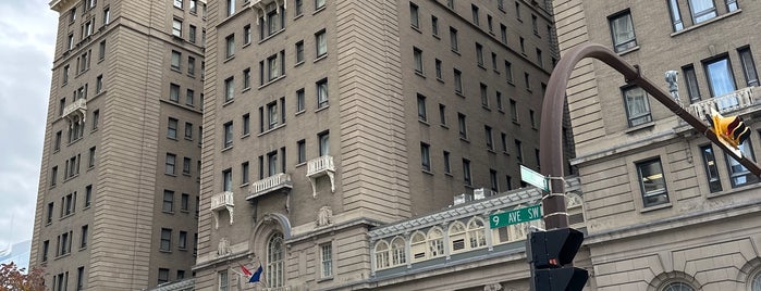 Fairmont Palliser Hotel is one of Faves.