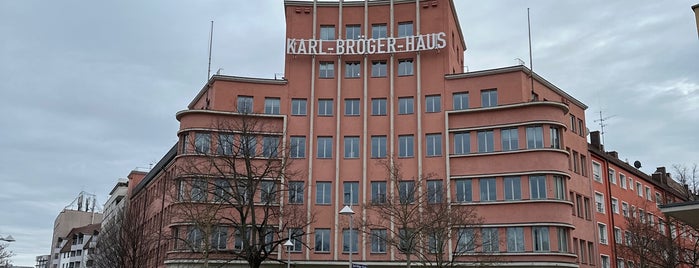 Karl-Bröger-Zentrum is one of Südstadt Nürnberg, Deutschland.