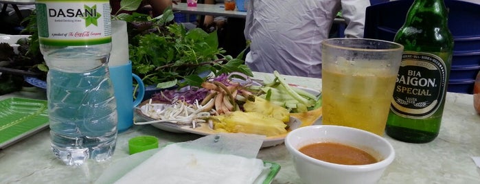 Bánh tráng cuốn thịt heo Hoàng bèo is one of Ẩm thực.
