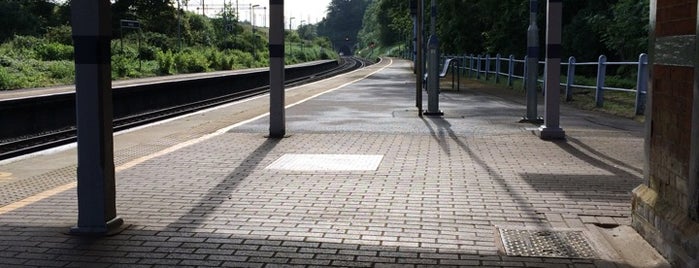 Sandling Railway Station (SDG) is one of Channel Tunnel Folkestone.