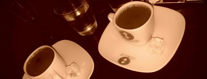 Zerguz Cafe & Bistro is one of Posti salvati di Aylin.