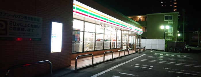 7-Eleven is one of Shin 님이 좋아한 장소.