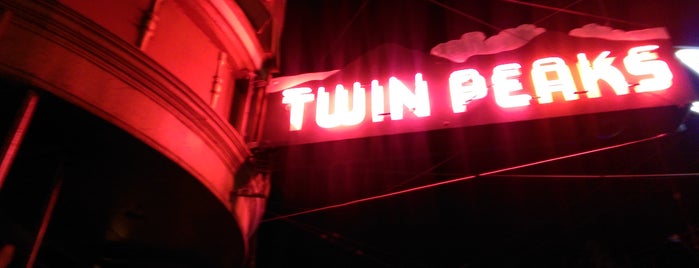 Twin Peaks Tavern is one of Lieux qui ont plu à Alessandro.