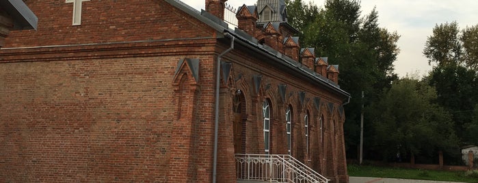 Евангелическо-лютеранская церковь Уфы is one of Кирхи и англиканские церкви России.