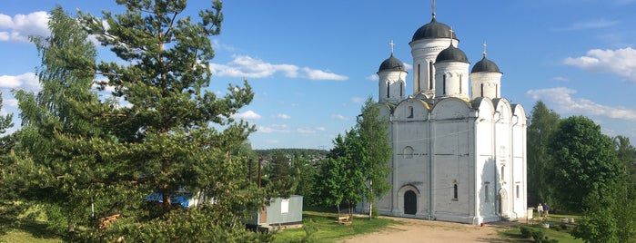 Храм Михаила-Архангела в Микулино is one of Храмы.