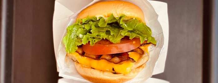 Pop’s Burger Wings & Ribs is one of Lieux sauvegardés par Stephanie.