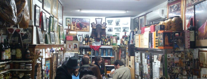 Casa Moreno is one of Bares de tapas.