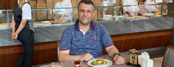 Koçak Baklava is one of Locais curtidos por Özden.