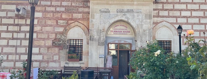 Edirne Tarihi Saray Hamamı is one of Lieux qui ont plu à Özden.