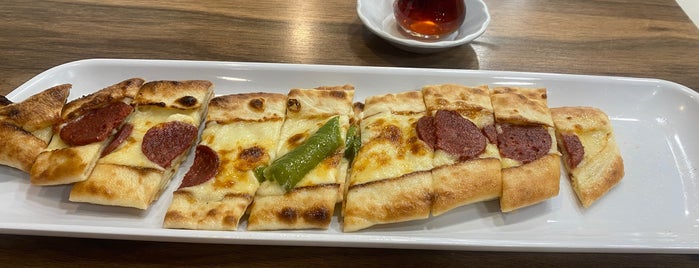 Hocaoğlu Cafe Restoran Börek (Özel Gün Pastaları) is one of Gitmek İstediğim.