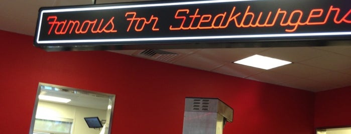 Steak 'n Shake is one of Tempat yang Disukai Lizzie.