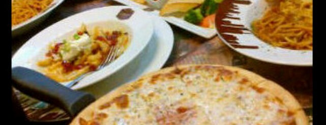 L'italiano's - Chicago Pizzeria & Italian Ristorante is one of Ba6aLeEさんの保存済みスポット.