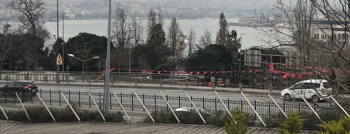 Şişhane Park is one of Aylin'in Beğendiği Mekanlar.