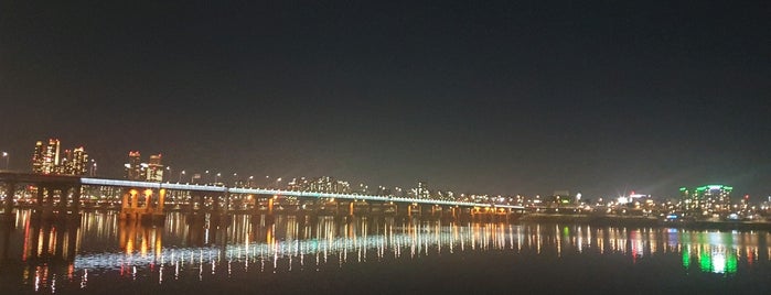 Yeongdong Bridge South is one of 체킨.