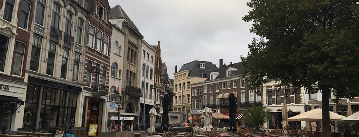 Hofkwartier is one of Den Haag.