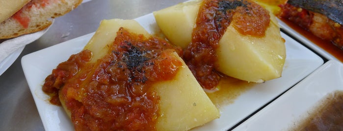 Xiringuito Aigua is one of Patatas bravas en Barcelona.